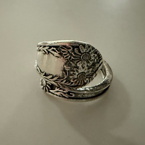 Silver spoon ring - Picture 2 of 3